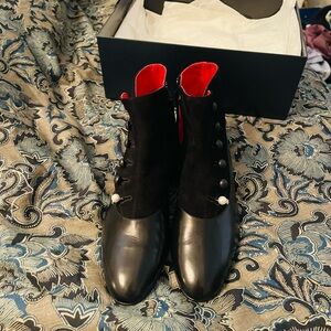 Beautiful Ralph Lauren Caia Buttoned Bootie Purple Lable original $1200